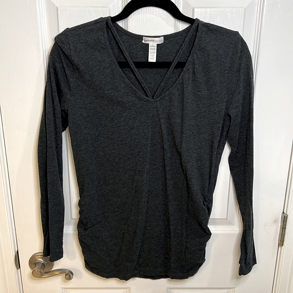 Cute gray maternity top, sz large, long sleeve EUC